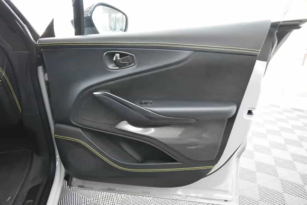 Aston Martin DBX 4.0 V8 707 Carbon Paket 23 Zoll 11/2022-photo-11