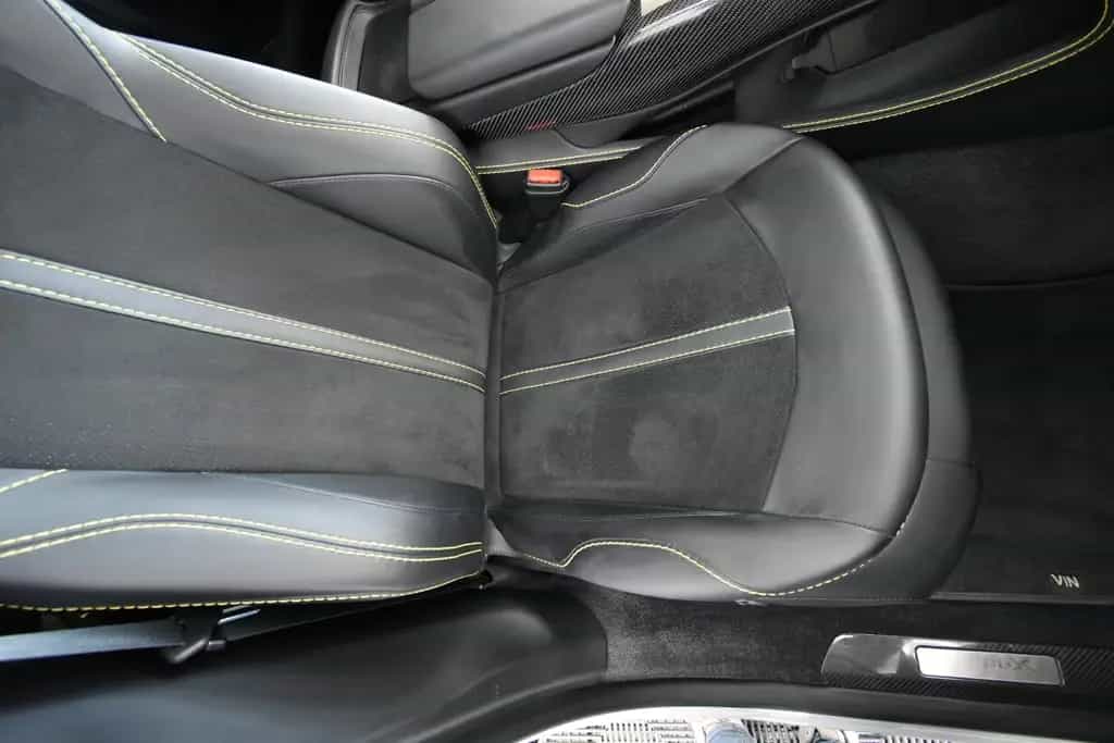 Aston Martin DBX 4.0 V8 707 Carbon Paket 23 Zoll 11/2022-photo-14
