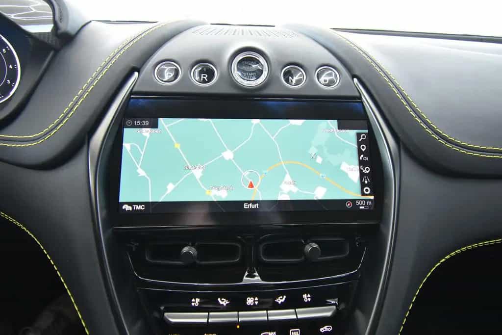 Aston Martin DBX 4.0 V8 707 Carbon Paket 23 Zoll 11/2022-photo-39