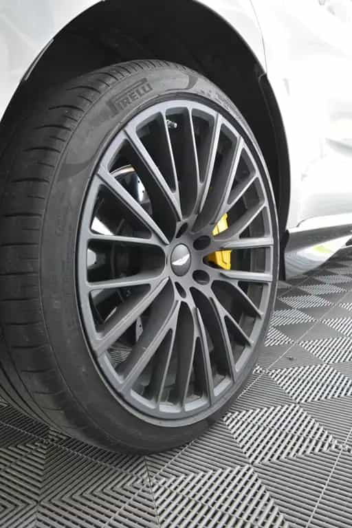 Aston Martin DBX 4.0 V8 707 Carbon Paket 23 Zoll 11/2022-photo-8