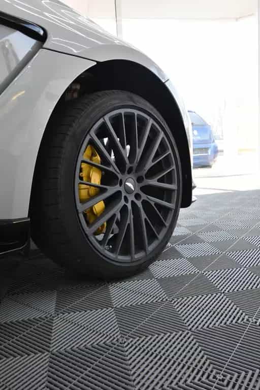 Aston Martin DBX 4.0 V8 707 Carbon Paket 23 Zoll 11/2022-photo-9