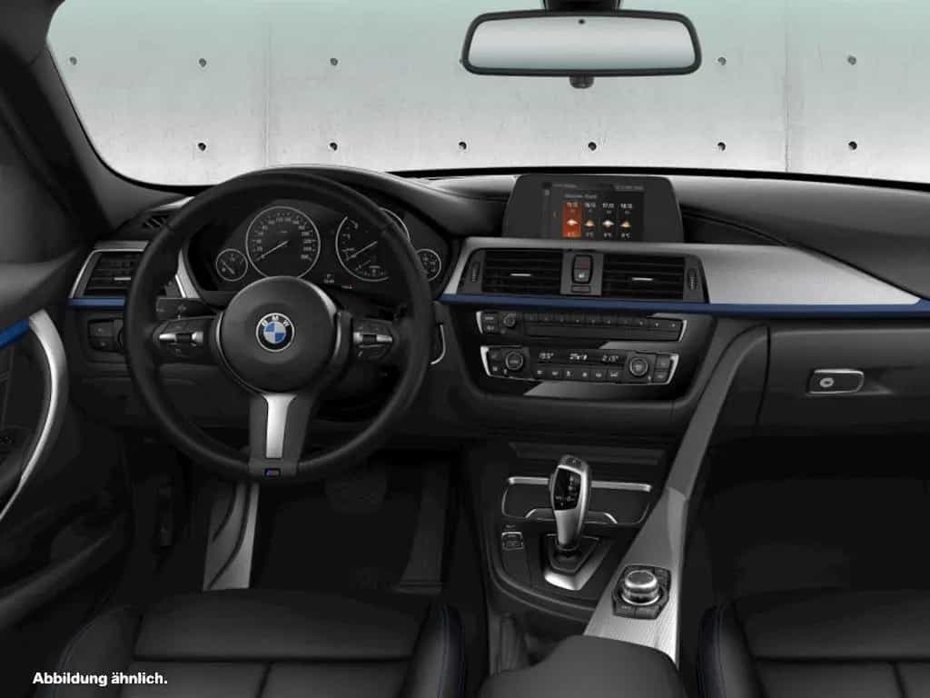BMW 3 Series 330i Touring M-Sport "Pano LED SH Navi 04/2019-photo-3