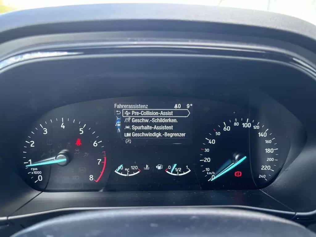 Ford Focus Focus Turnier Turnier 1.0 EcoBoost Hybrid 03/2022-photo-9