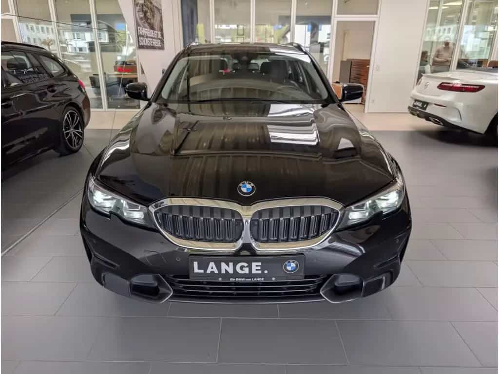 BMW 320 d xDrive Sport Line Touring D A AHK+NAVI+CAR 04/2020-photo-1