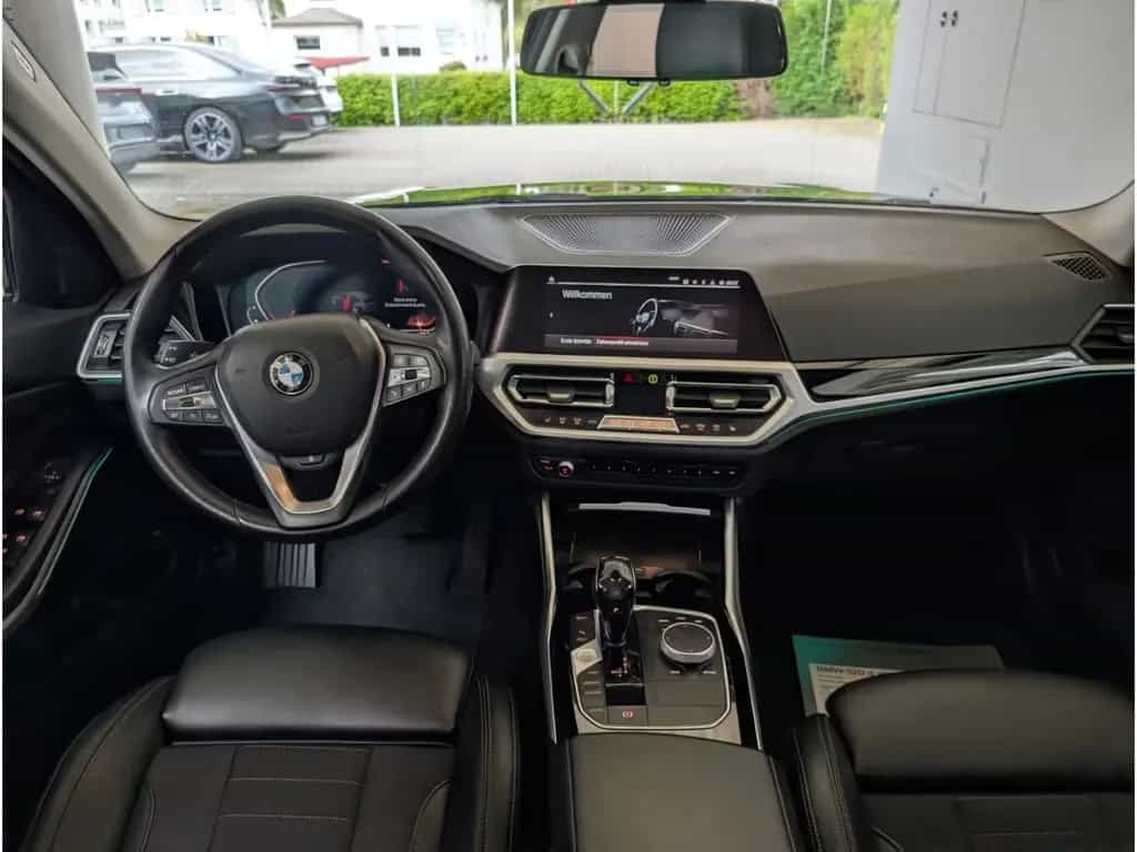 BMW 320 d xDrive Sport Line Touring D A AHK+NAVI+CAR 04/2020-photo-13