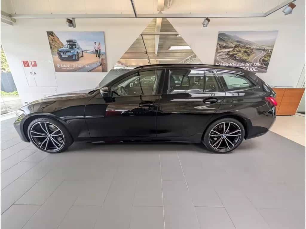 BMW 320 d xDrive Sport Line Touring D A AHK+NAVI+CAR 04/2020-photo-3