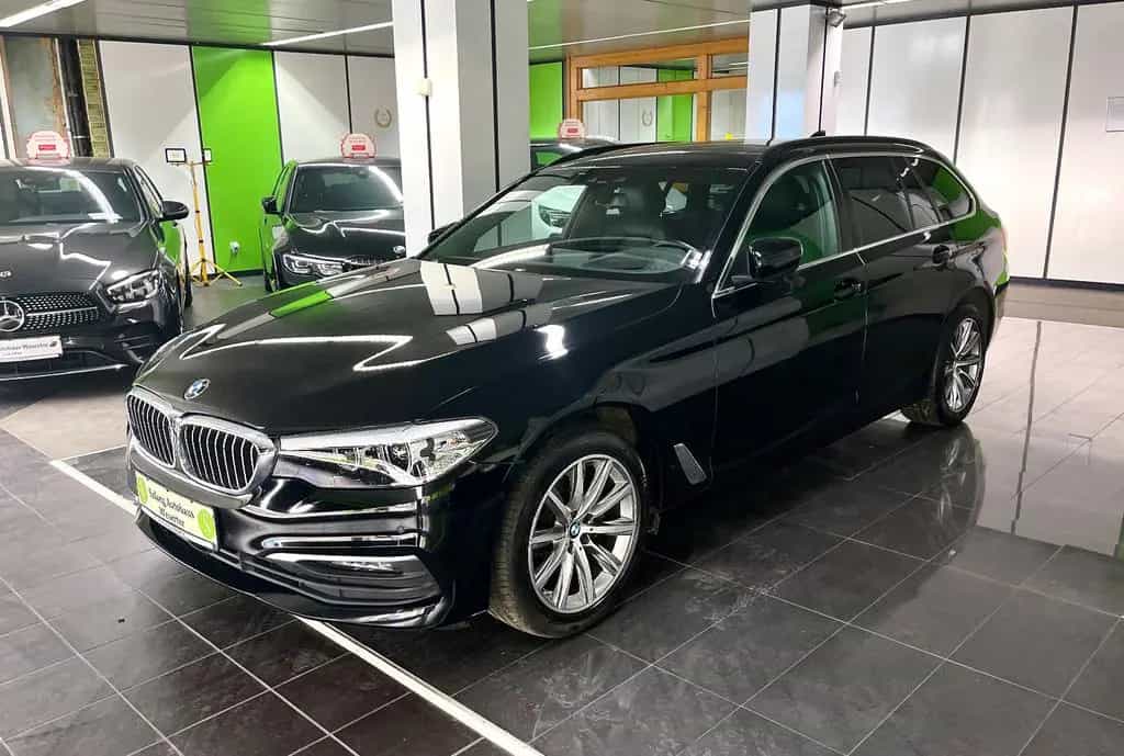BMW 5 Series 10/2018-photo-0