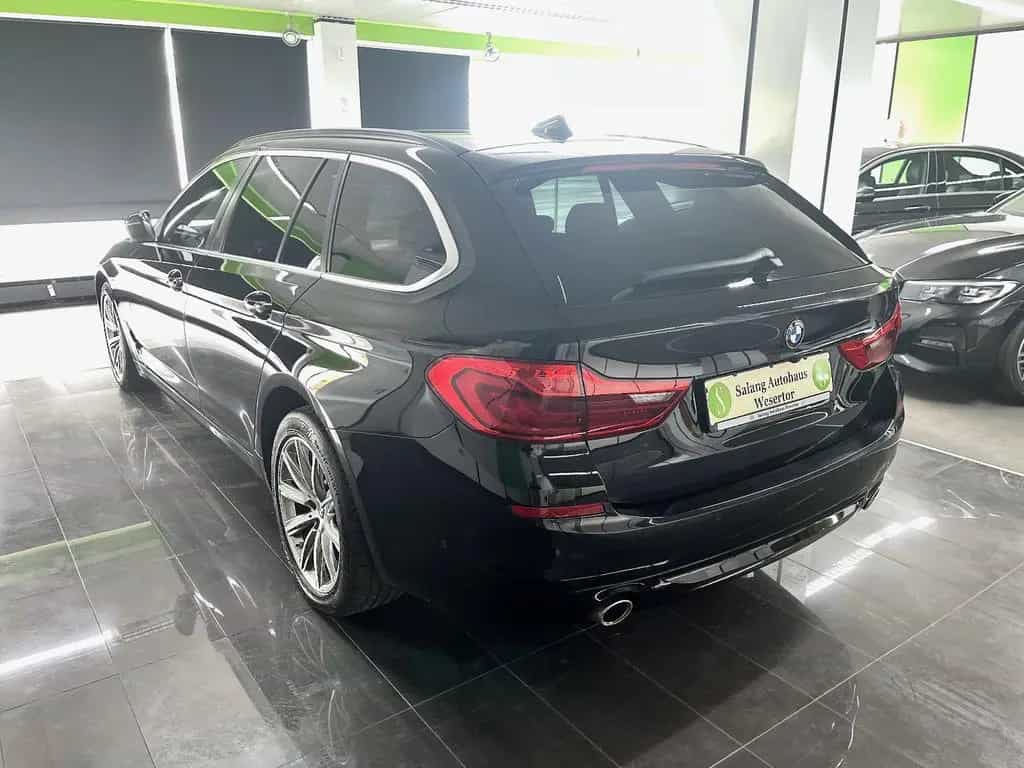 BMW 5 Series 10/2018-photo-1