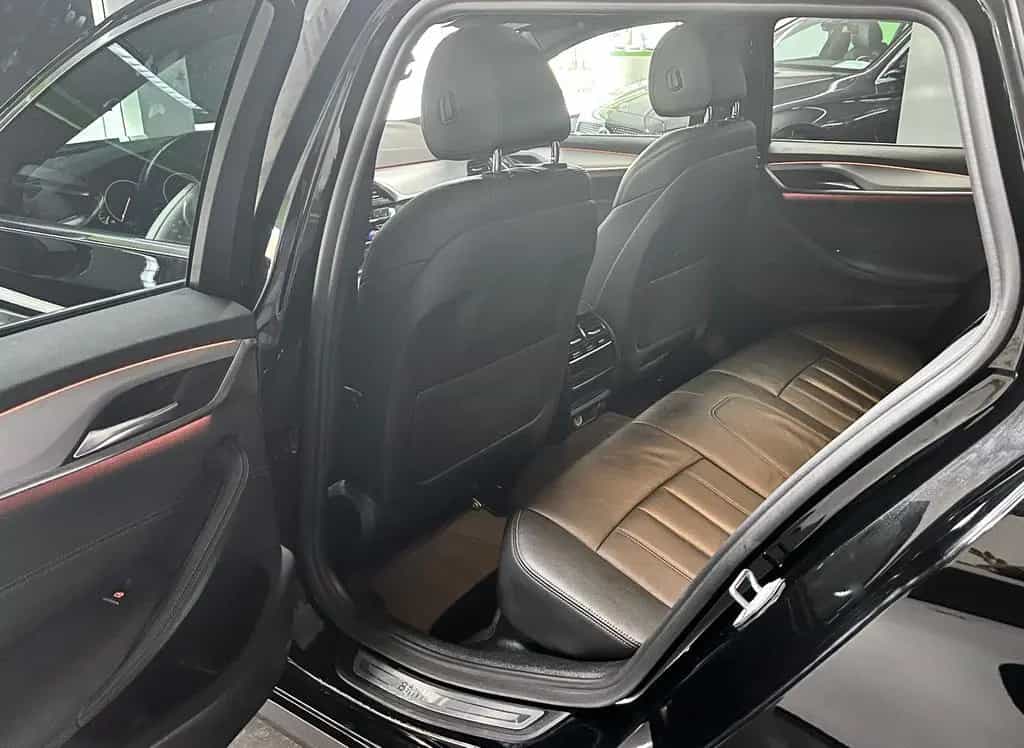 BMW 5 Series 10/2018-photo-11