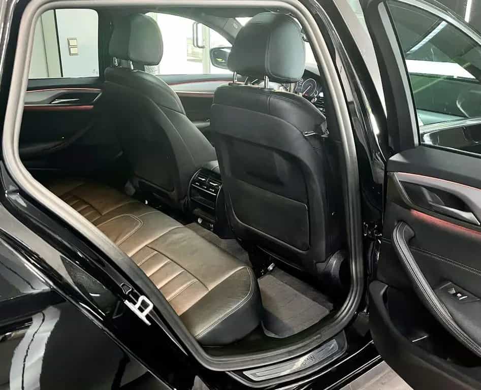 BMW 5 Series 10/2018-photo-13