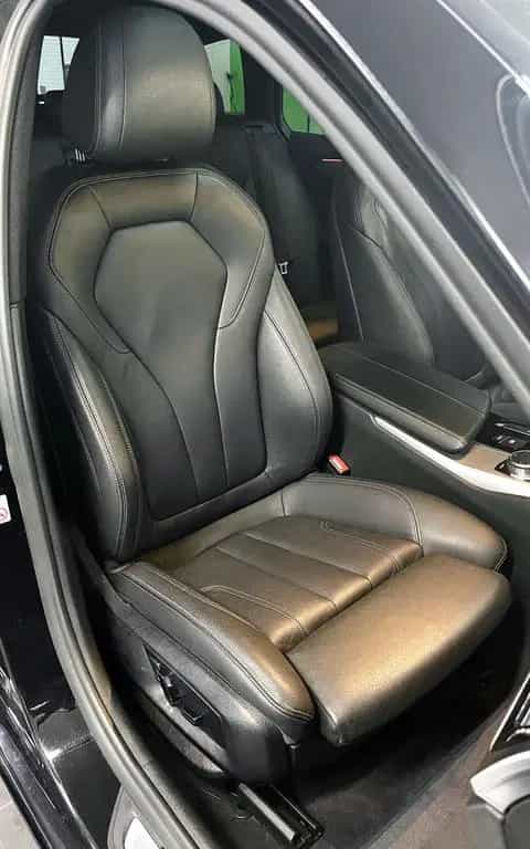 BMW 5 Series 10/2018-photo-16