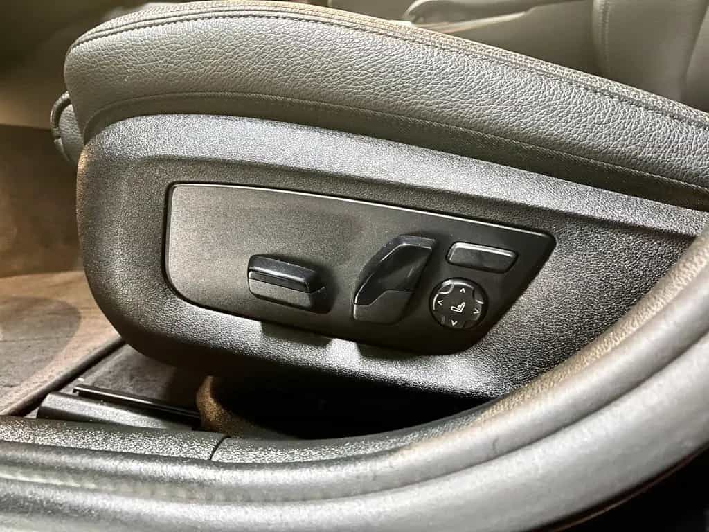 BMW 5 Series 10/2018-photo-18