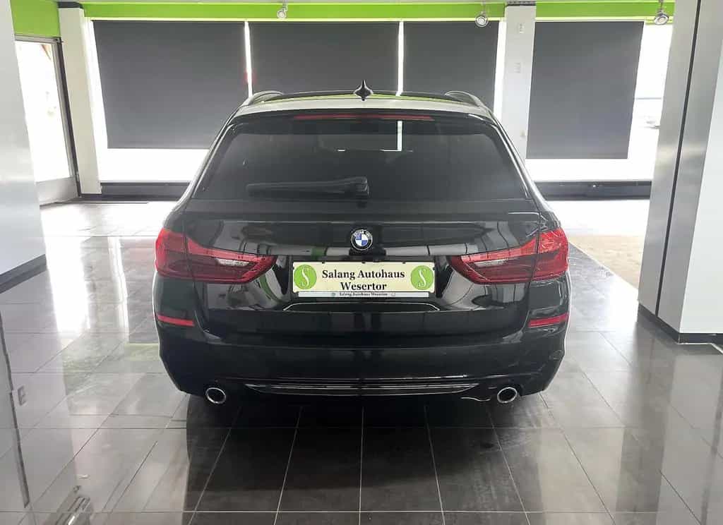 BMW 5 Series 10/2018-photo-2