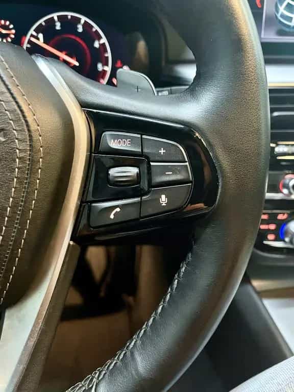 BMW 5 Series 10/2018-photo-22
