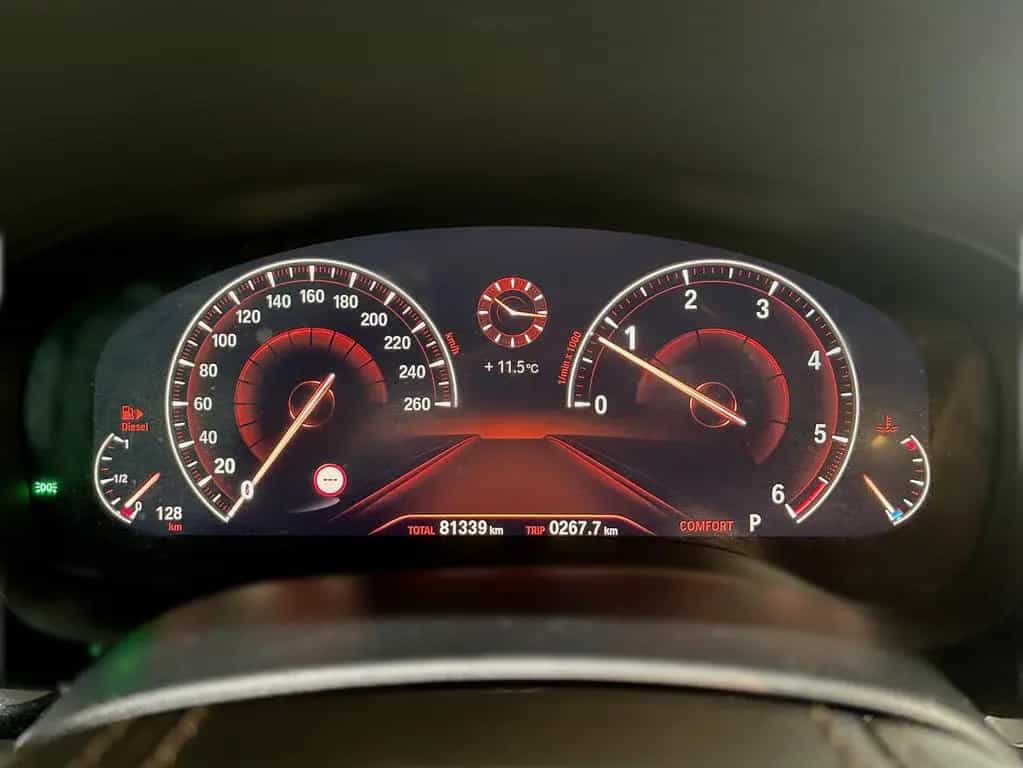 BMW 5 Series 10/2018-photo-24