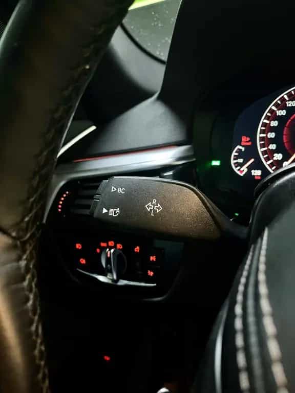 BMW 5 Series 10/2018-photo-25