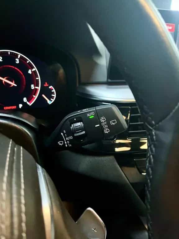 BMW 5 Series 10/2018-photo-26