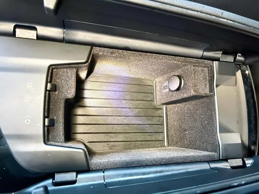 BMW 5 Series 10/2018-photo-28