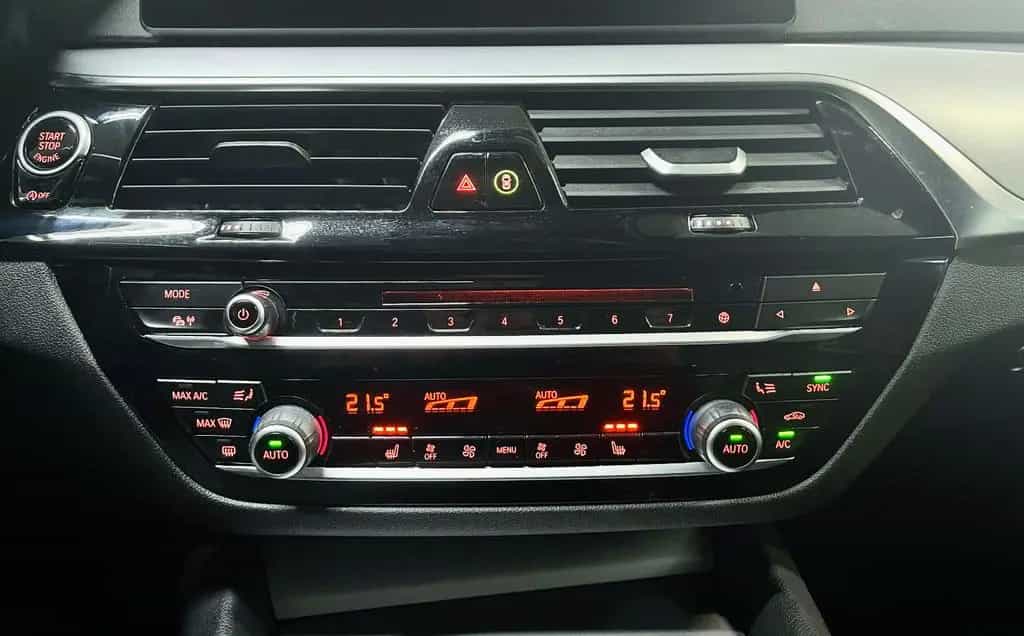 BMW 5 Series 10/2018-photo-31