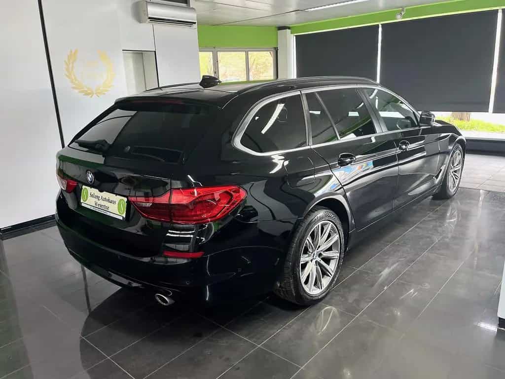 BMW 5 Series 10/2018-photo-4