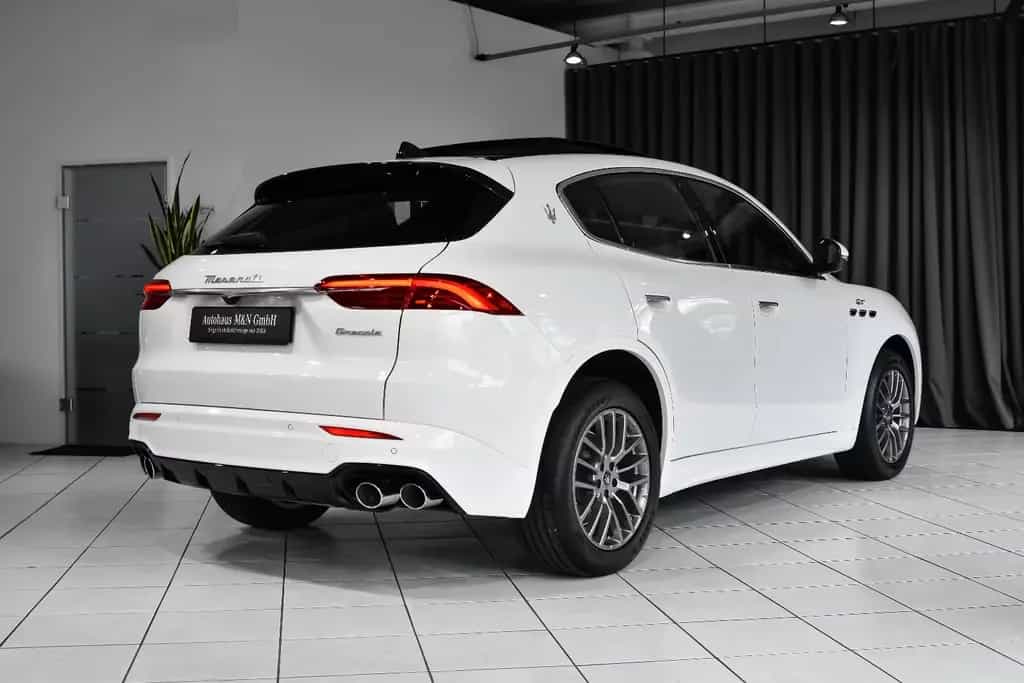 Maserati Grecale GT 4WD *Pano* 1 Hand* Unfallfrei* 01/2023-photo-14