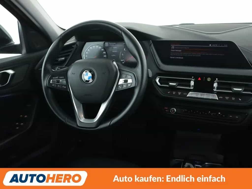 BMW 1 Series 118i Sport Line 01/2021-photo-12