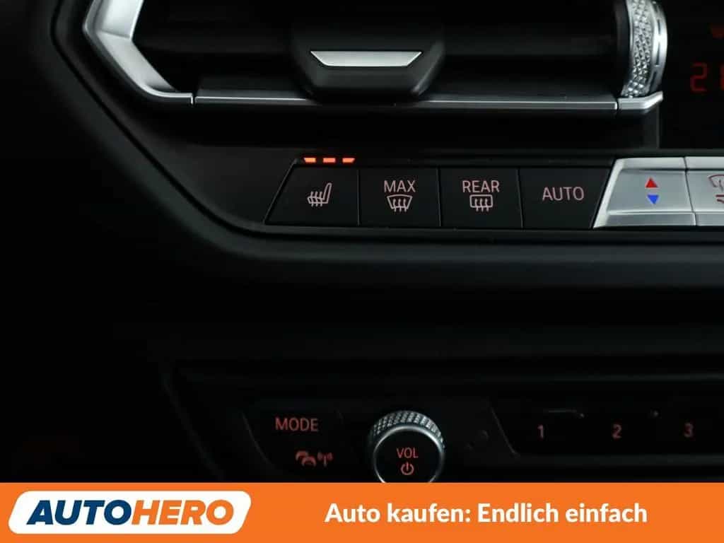 BMW 1 Series 118i Sport Line 01/2021-photo-24