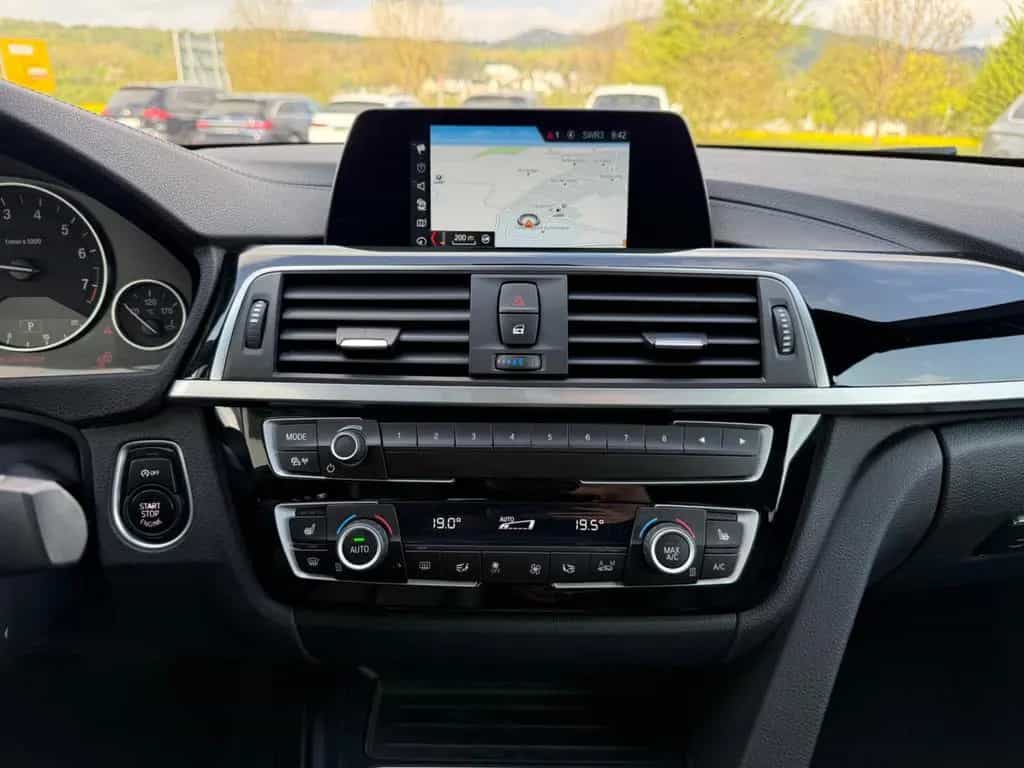 BMW 4 Series 420i Cabrio Advantage 05/2019-photo-12