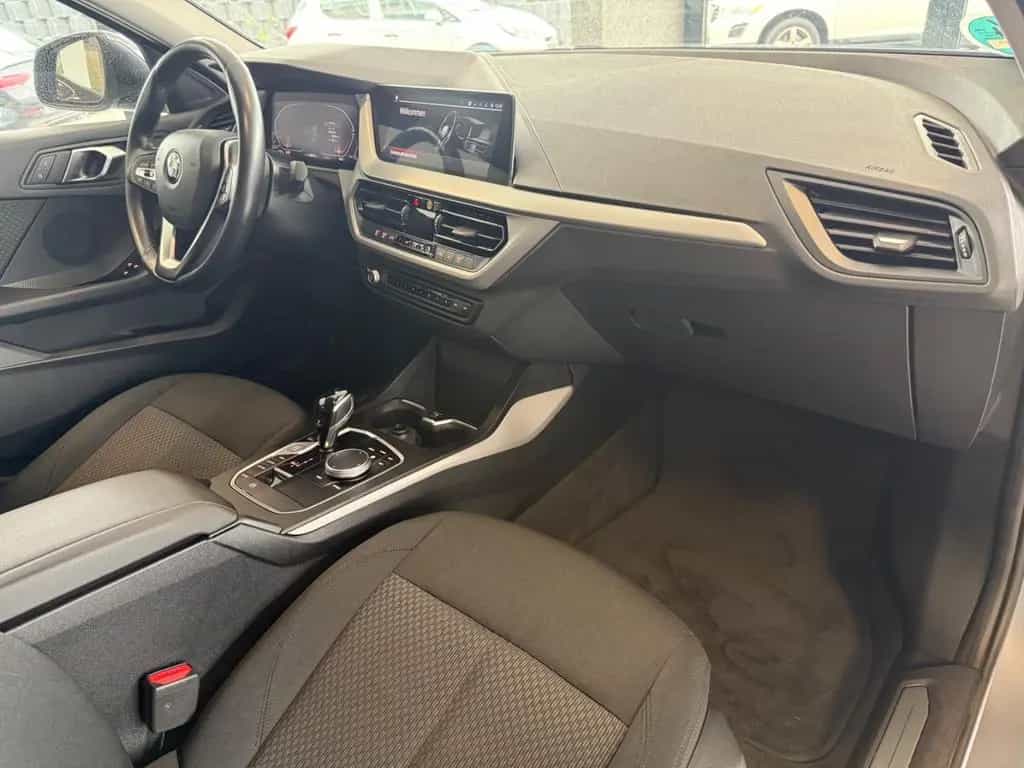 BMW 1 Series 118 d Advantage Automatik Navi LED Klimaauto. 04/2023-photo-12