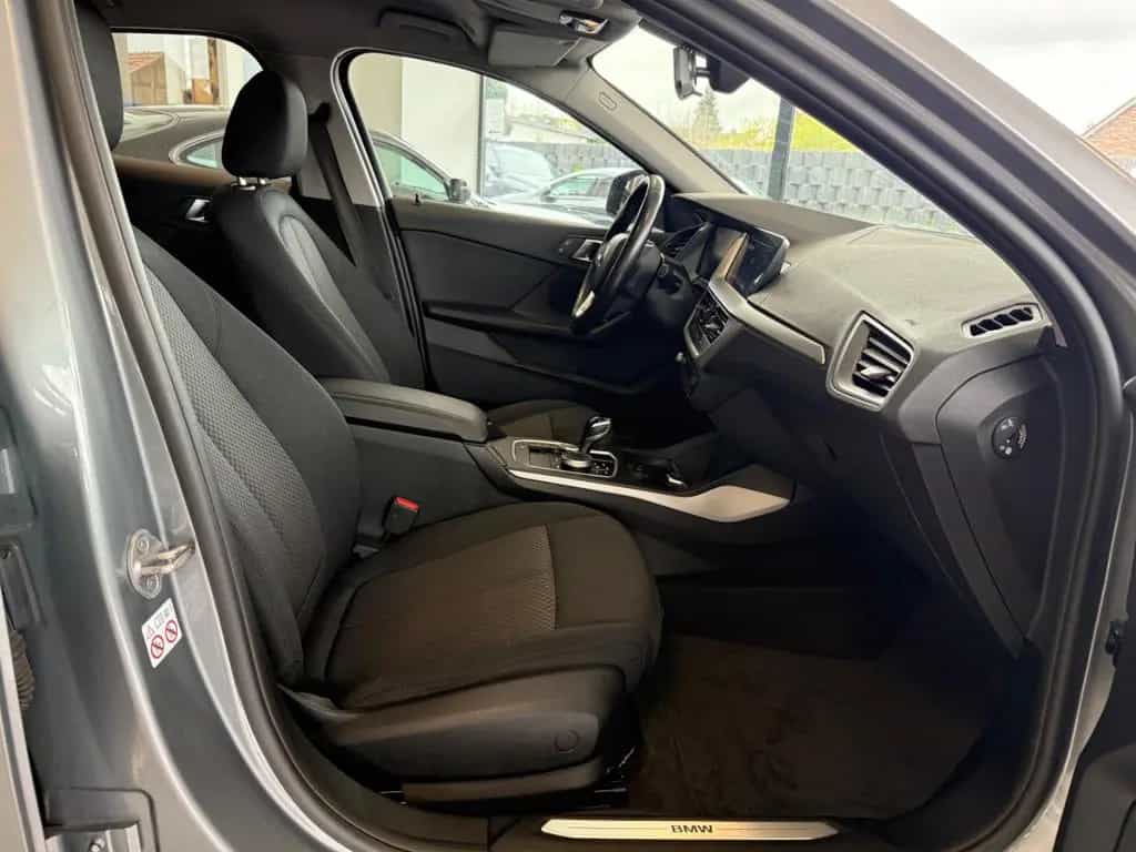 BMW 1 Series 118 d Advantage Automatik Navi LED Klimaauto. 04/2023-photo-13