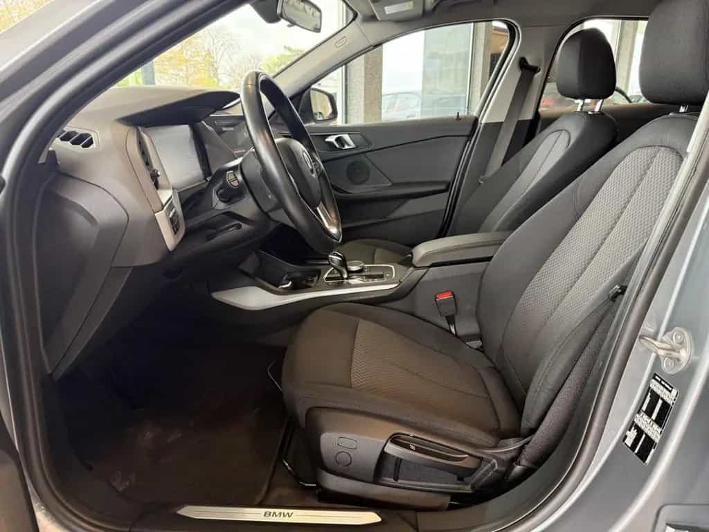 BMW 1 Series 118 d Advantage Automatik Navi LED Klimaauto. 04/2023-photo-2