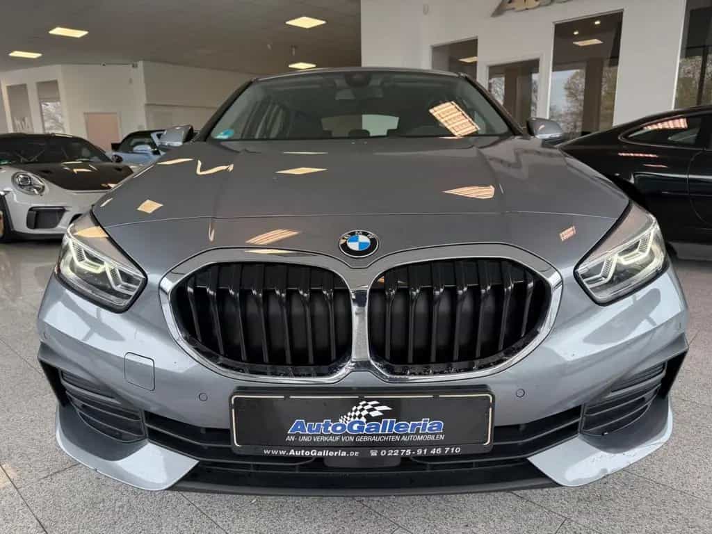 BMW 1 Series 118 d Advantage Automatik Navi LED Klimaauto. 04/2023-photo-5