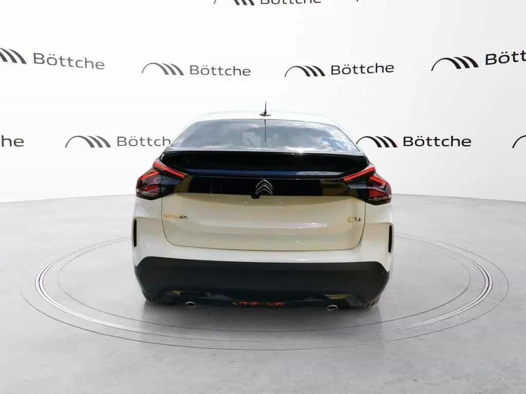 Citroën C4 Shine 1.2 e-THP / PureTech 05/2022-photo-4