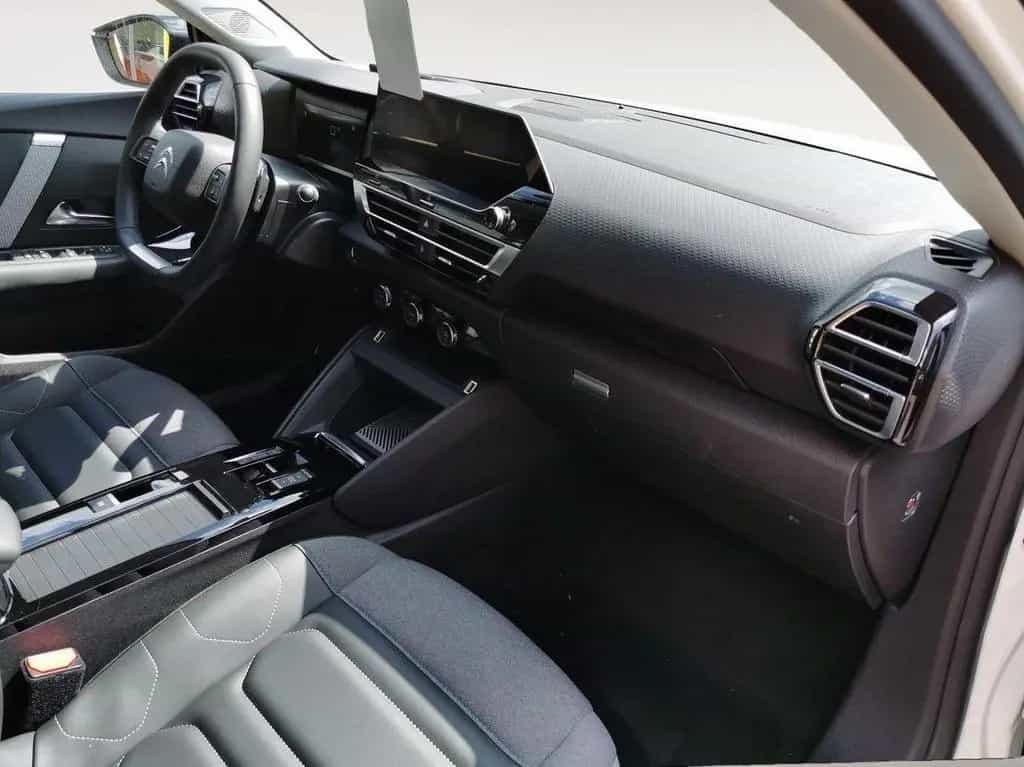 Citroën C4 Shine 1.2 e-THP / PureTech 05/2022-photo-5