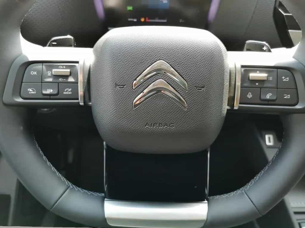 Citroën C4 Shine 1.2 e-THP / PureTech 05/2022-photo-8