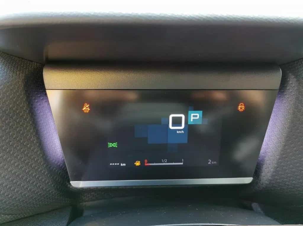 Citroën C4 Shine 1.2 e-THP / PureTech 05/2022-photo-9