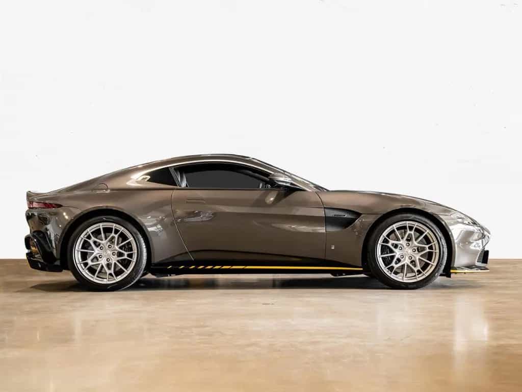 Aston Martin V8 Vantage Coupé 007 Edition 1 of 100 06/2021-photo-18