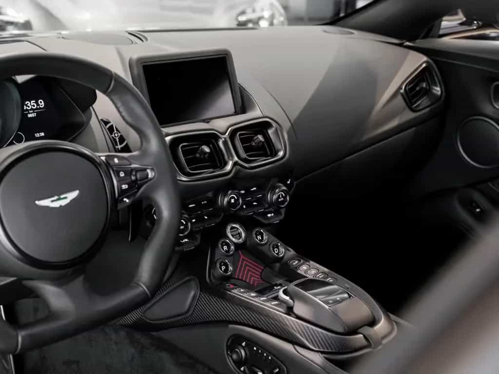 Aston Martin V8 Vantage Coupé 007 Edition 1 of 100 06/2021-photo-28
