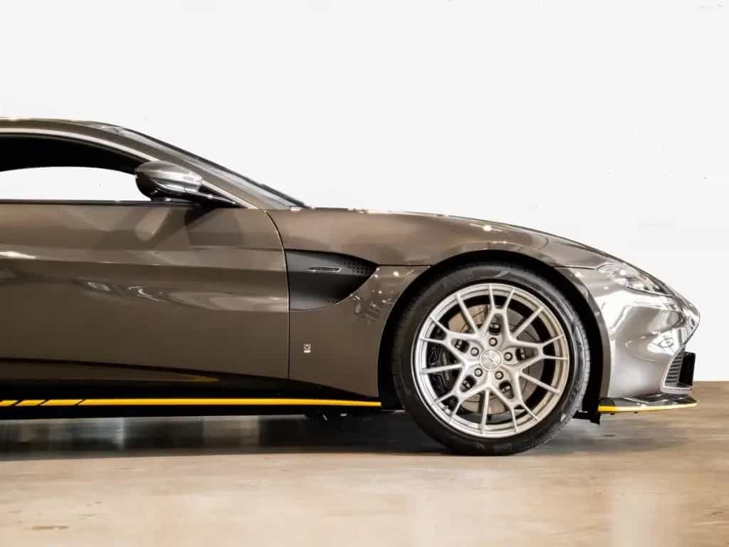 Aston Martin V8 Vantage Coupé 007 Edition 1 of 100 06/2021-photo-3