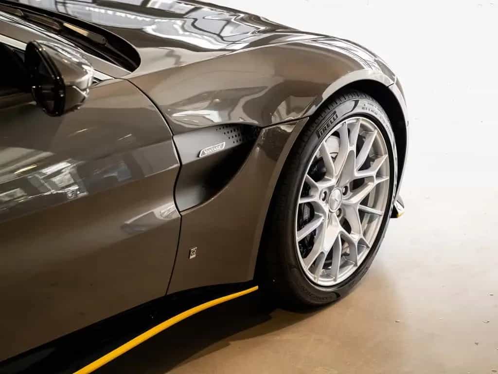 Aston Martin V8 Vantage Coupé 007 Edition 1 of 100 06/2021-photo-8