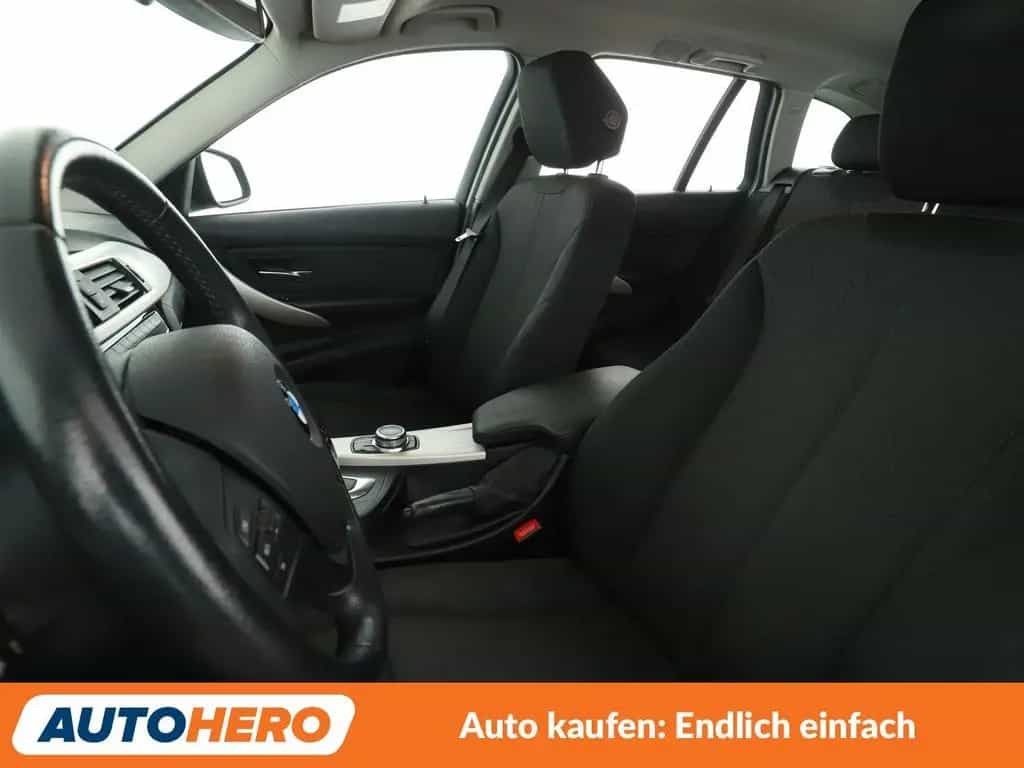 BMW 3 Series 320d Advantage Aut.*NAV*TEMP*PDC*SHZ*AHK* 04/2018-photo-9