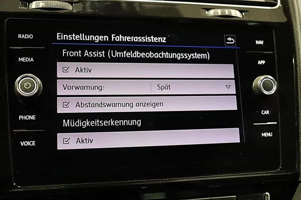 Volkswagen Golf Highline 1.4 TSI NAVI SHZ SPORTPAKET LED BT 02/2018-photo-10