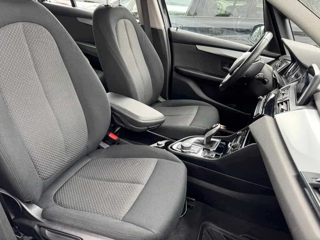 BMW 2 Series 218d Gran Tourer/LED/DAB/NAVI/Lichtpaket/Klimaau 12/2019-photo-17