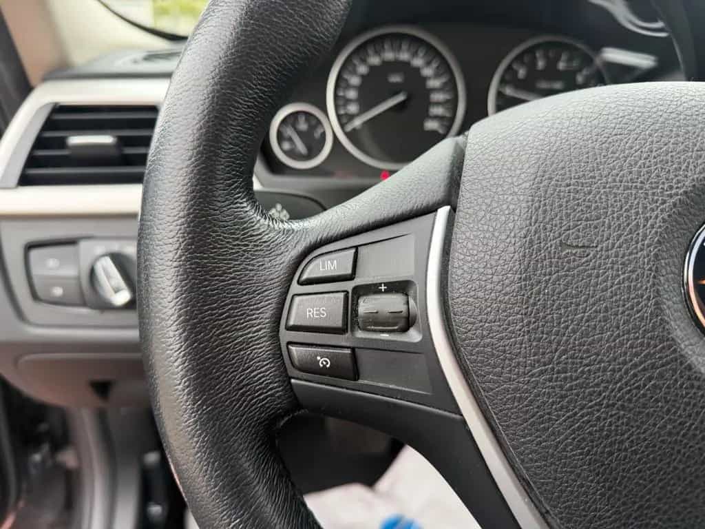 BMW 3 Series 318 3 Touring 318 i Advantage 06/2019-photo-11