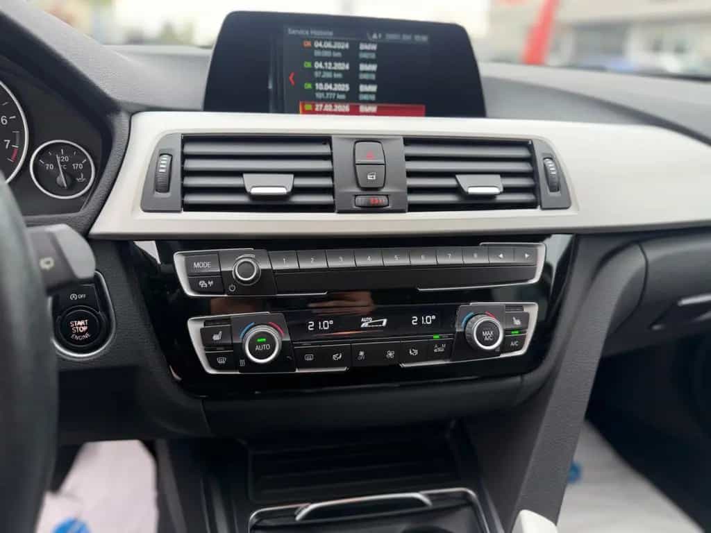 BMW 3 Series 318 3 Touring 318 i Advantage 06/2019-photo-16