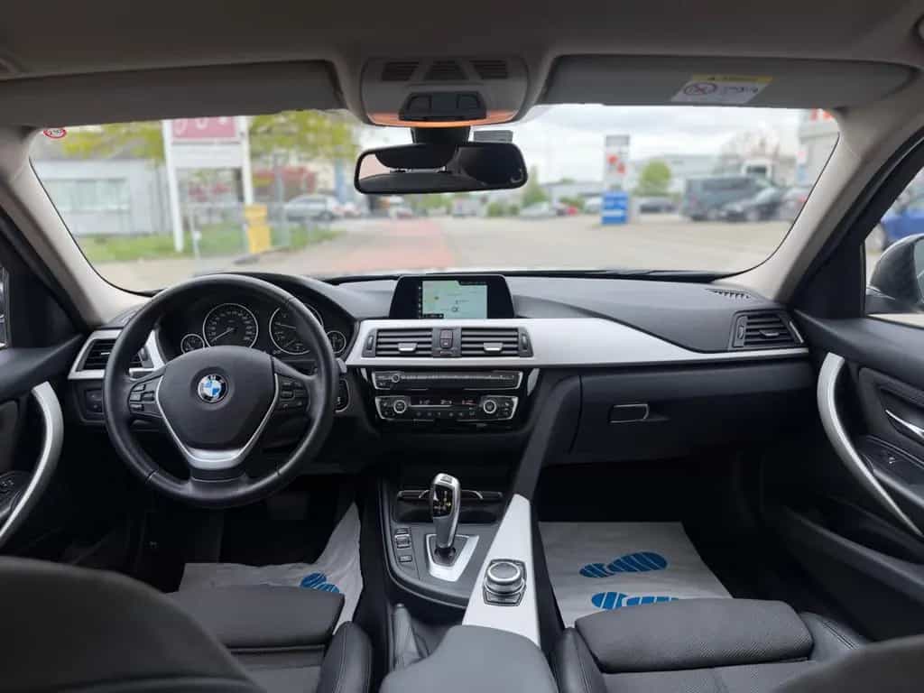 BMW 3 Series 318 3 Touring 318 i Advantage 06/2019-photo-21