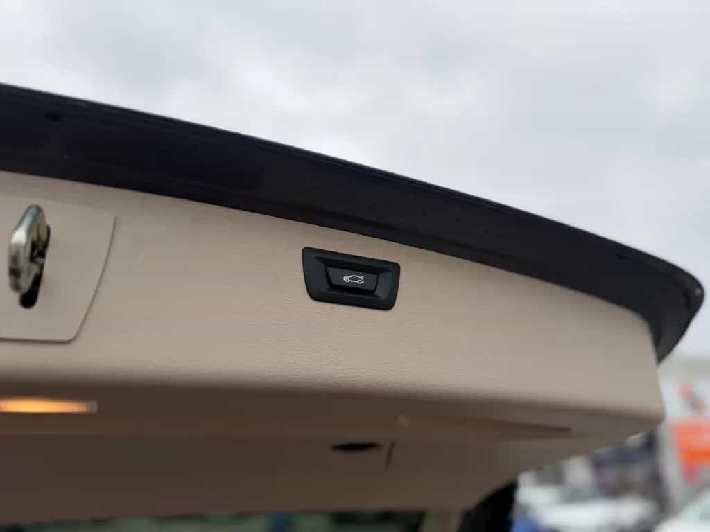 BMW 3 Series 318 3 Touring 318 i Advantage 06/2019-photo-24