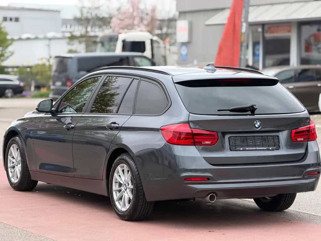 BMW 3 Series 318 3 Touring 318 i Advantage 06/2019-photo-5