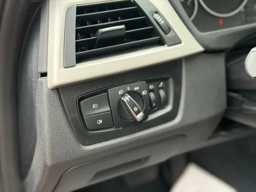 BMW 3 Series 318 3 Touring 318 i Advantage 06/2019-photo-8