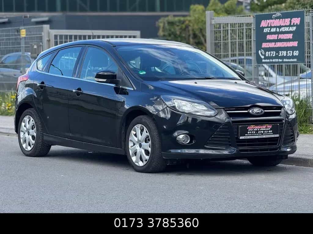 Ford Focus Lim. Titanium*KLIMA*SHZ*PDC*TÜV 07/2013-photo-2